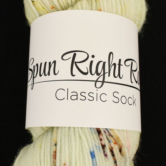 Spun Right Round Classic Sock Yarn SW Merino 438 Yds Color Pistachio Seahouse - Picture 3 of 5